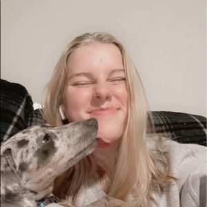 Meet your Posher, Leslie